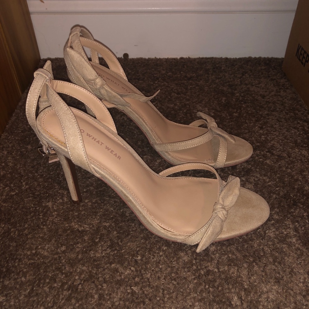 Heels - Picture 2 of 3
